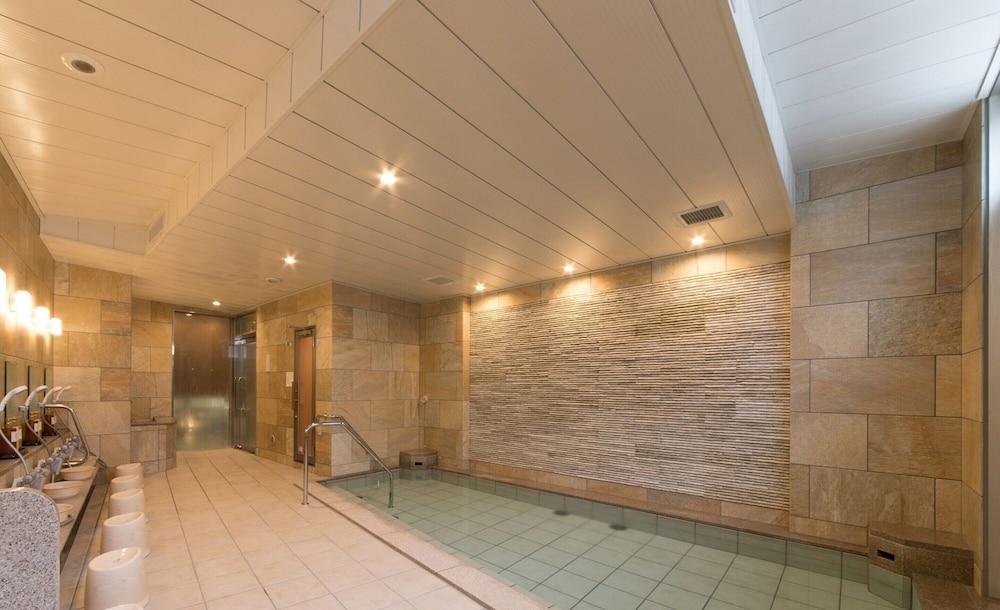 S.training Center Hotel Ōsaka