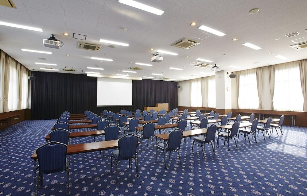 酒店 S.training Center 3*
